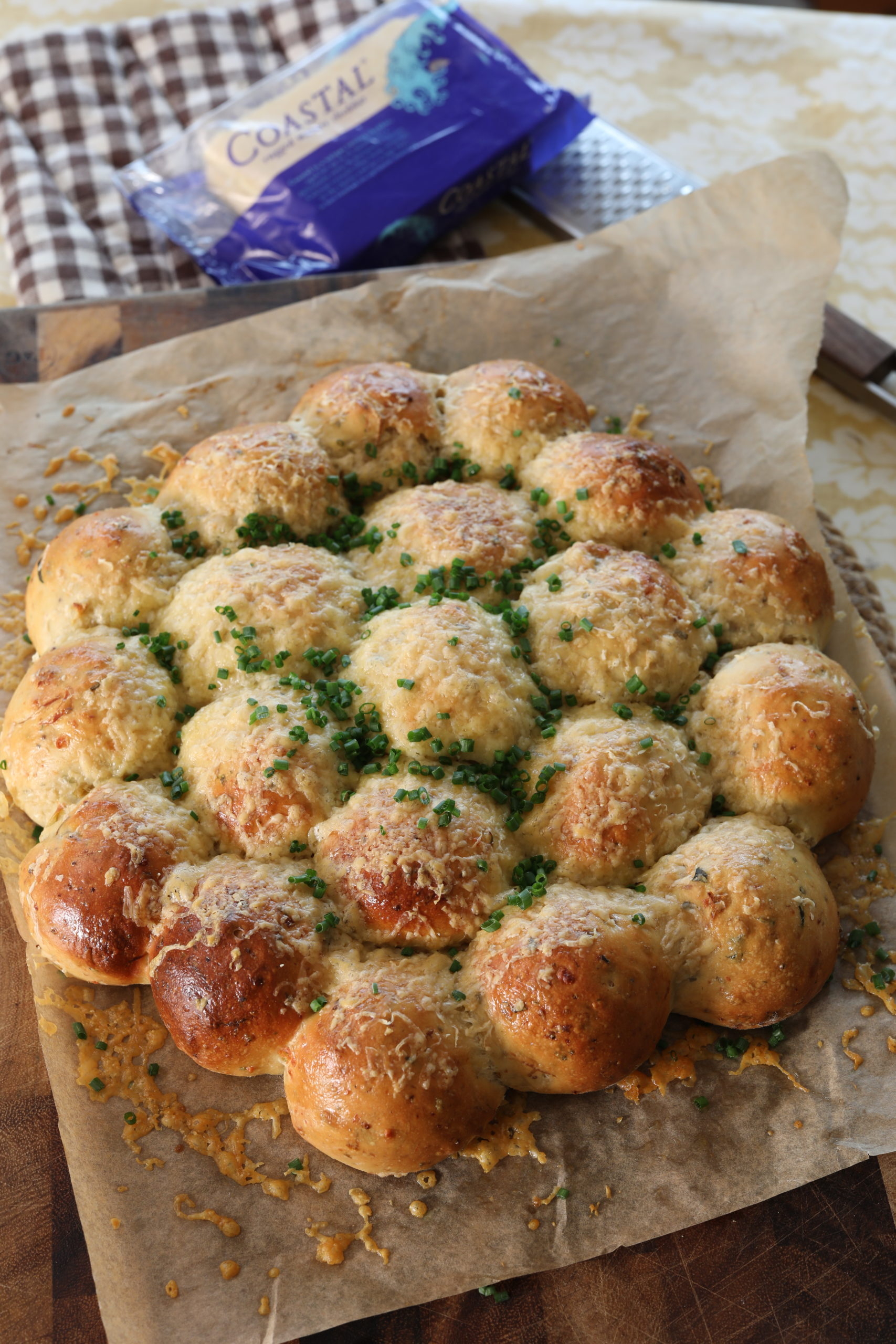 Leek & Coastal Cheddar Tear & Share Bread